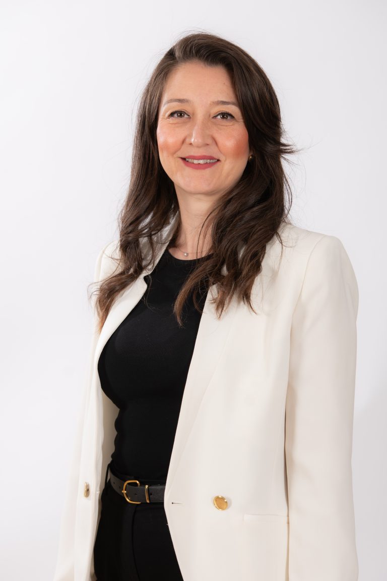 pınar sert